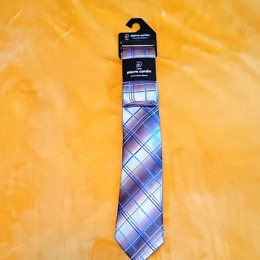 PIERRE CARDIN TIE AND POCKET SQUARE